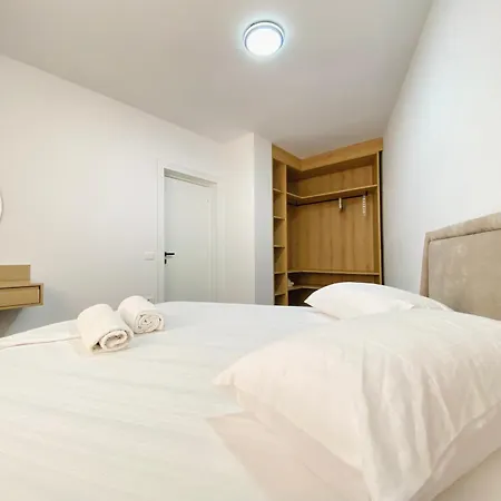 Liv 1 Apartment Vlore